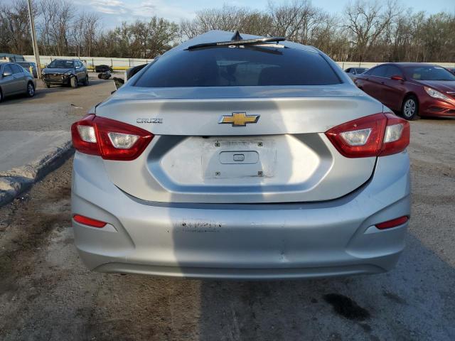 Sedans CHEVROLET CRUZE 2017 Srebrny