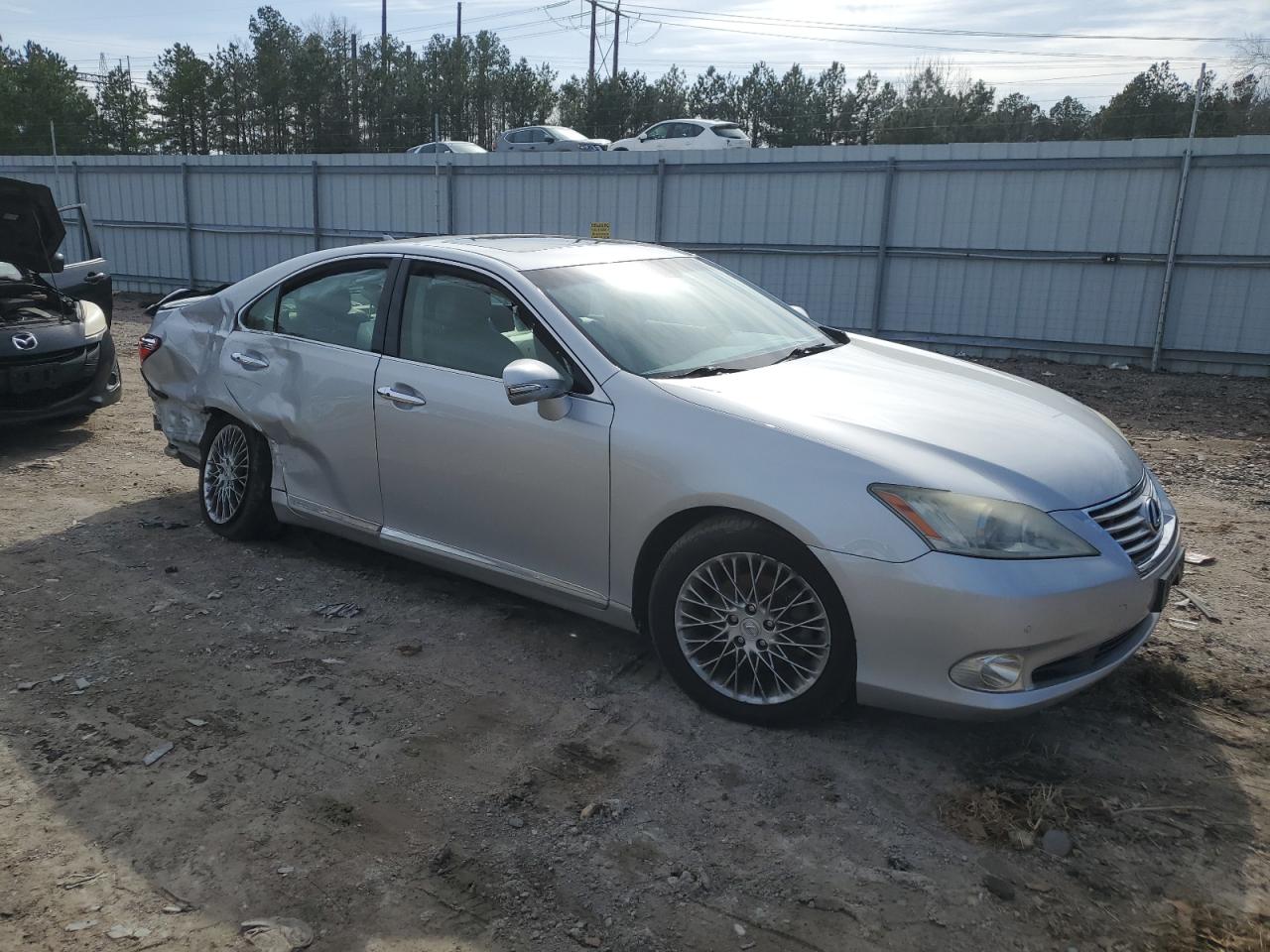 2012 Lexus ES - Image 4