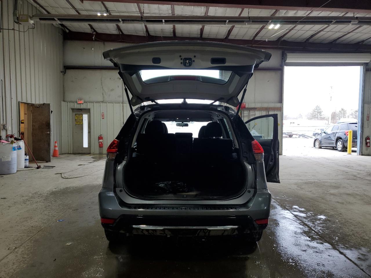 KNMAT2MV0JP505350 NISSAN ROGUE 2018