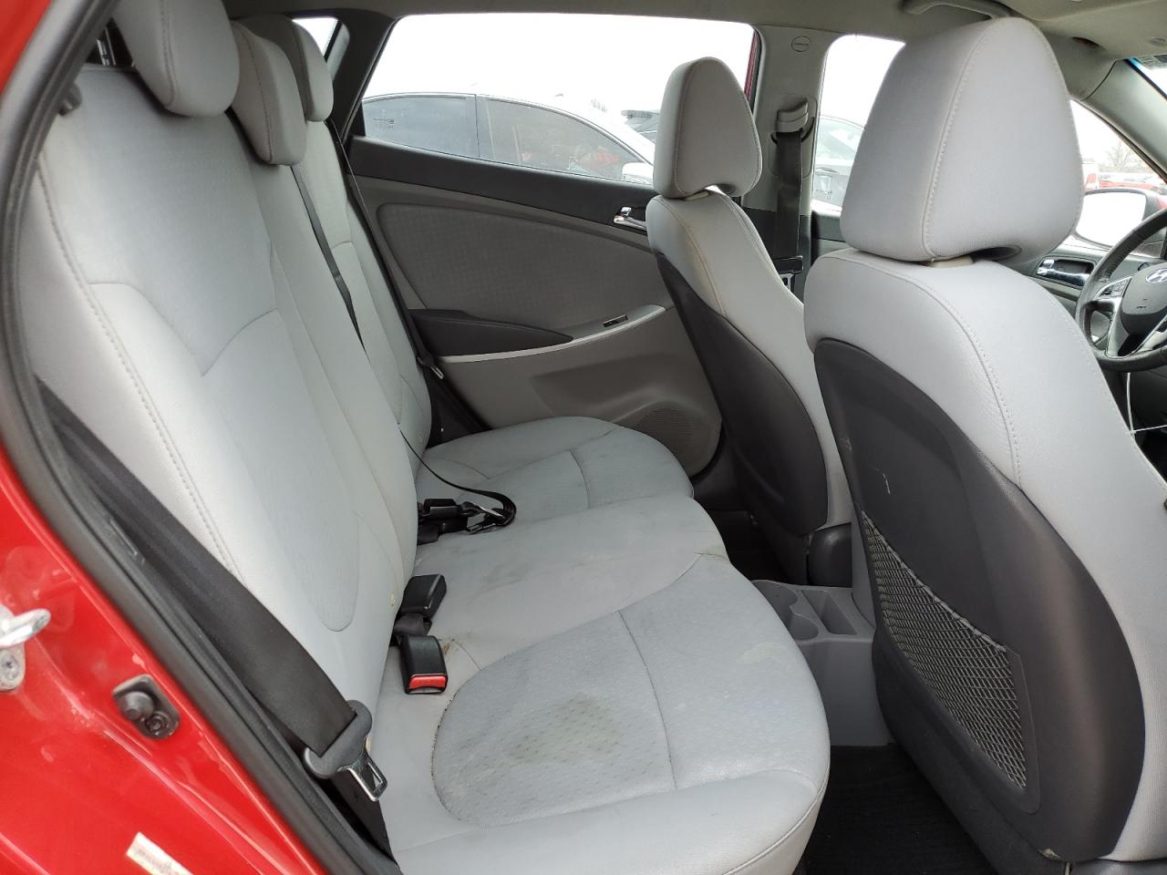 2013 Hyundai Accent - Image 10