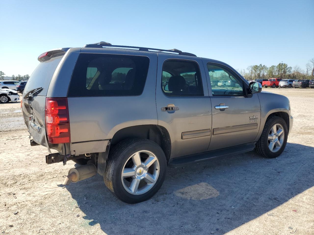 2011 Chevrolet Tahoe - Image 3