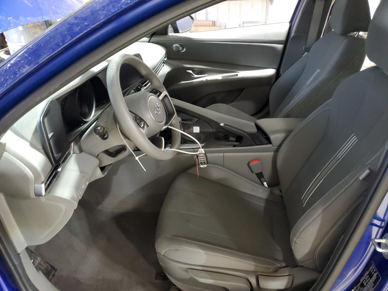 2023 Hyundai Elantra - Image 7