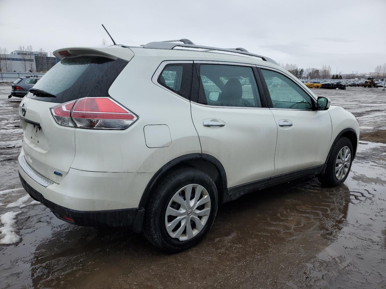 2015 Nissan Rogue - Image 3