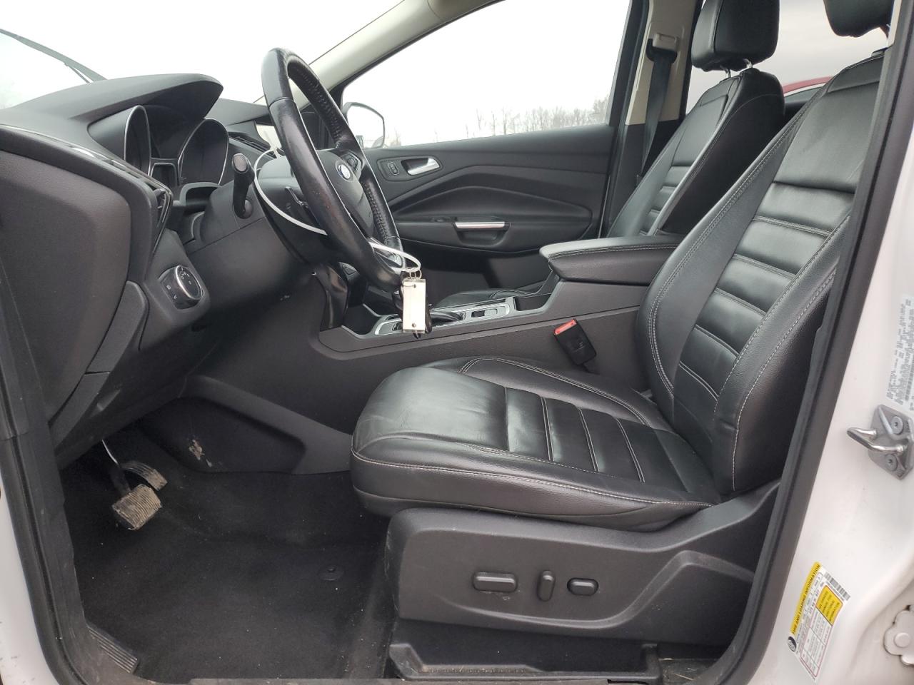 1FMCU9J95HUD47696 FORD ESCAPE 2017