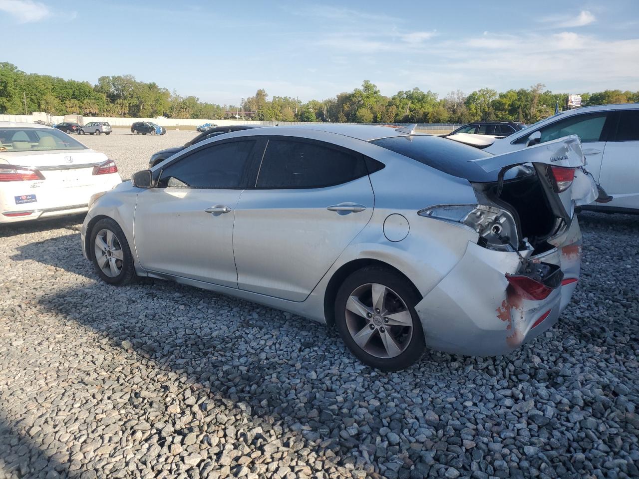 2013 Hyundai Elantra - Image 2