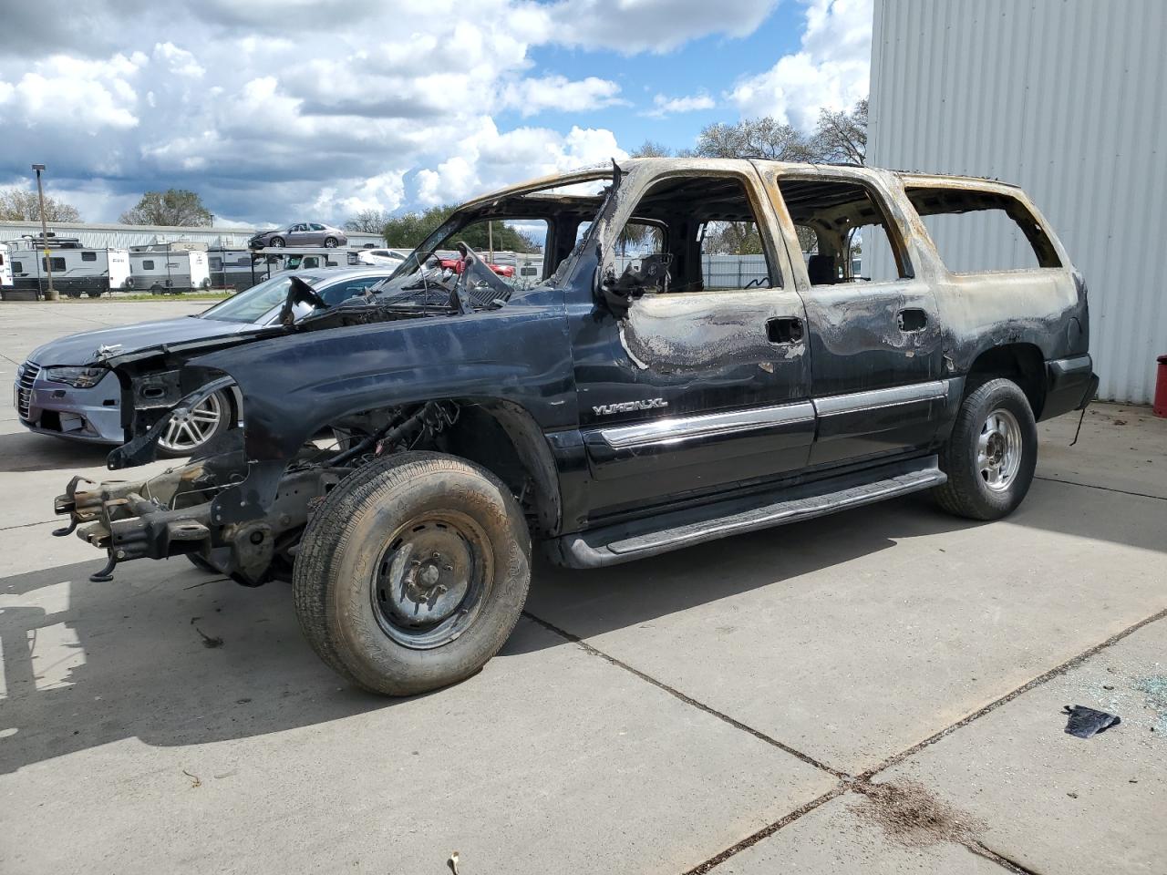 2002 GMC Yukon - Image 1