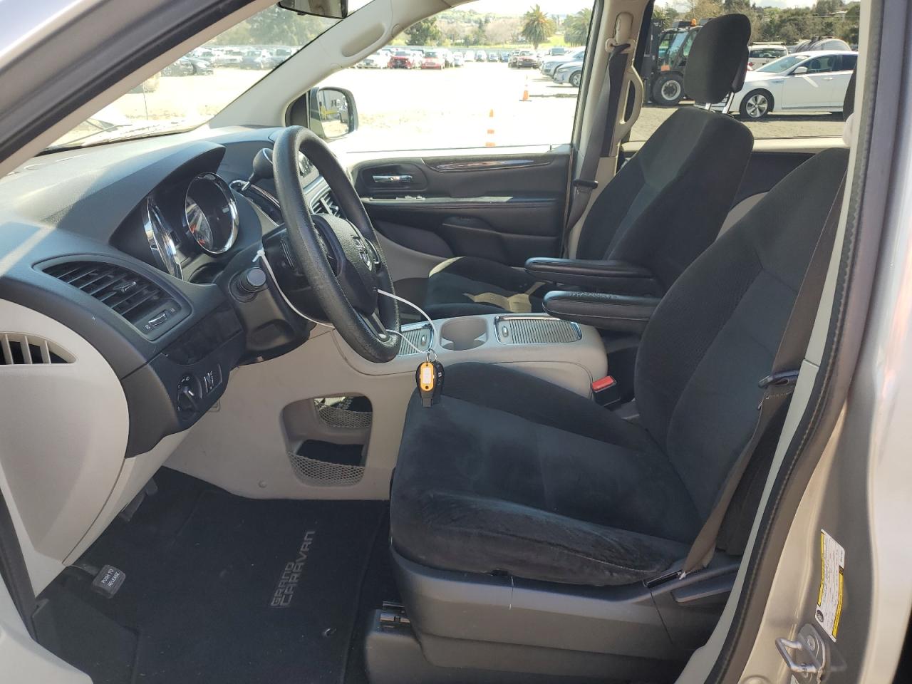 2016 Dodge Caravan - Image 7
