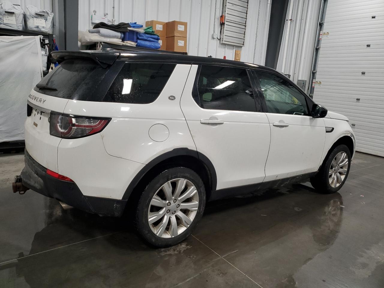 2016 Land Rover Discovery - Image 3
