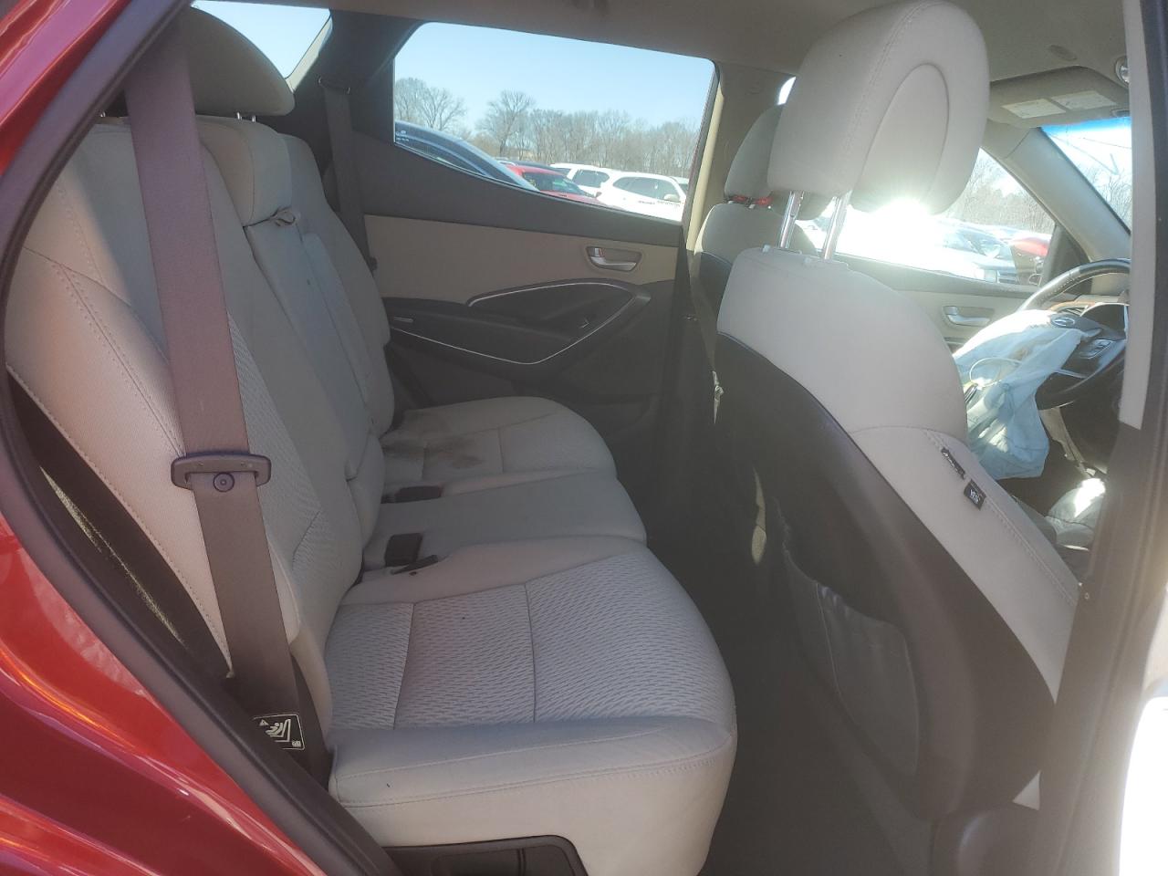 2014 Hyundai Santa Fe - Image 12