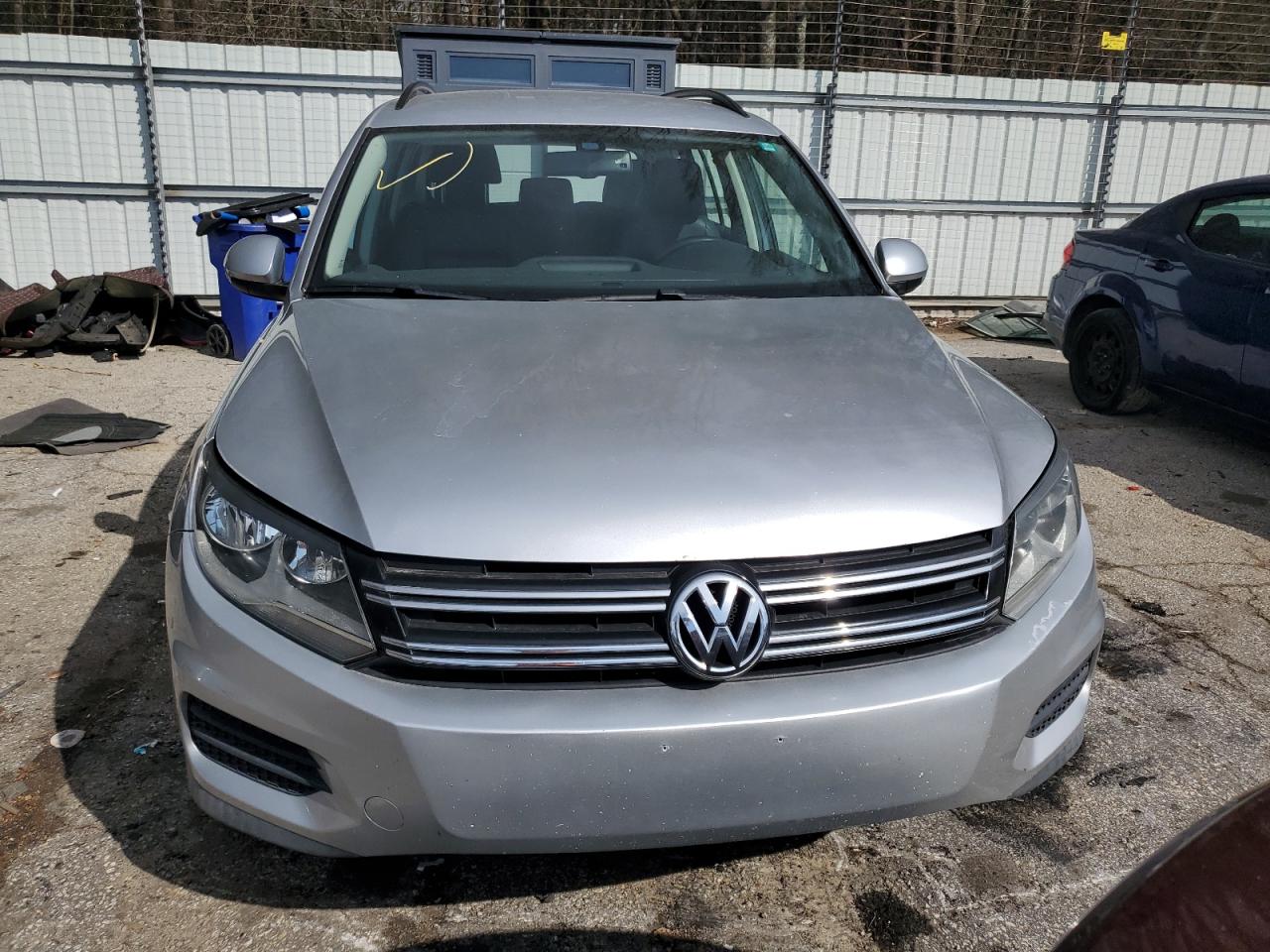 2016 Volkswagen Tiguan - Image 5