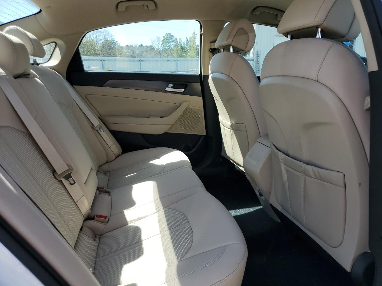 2015 Hyundai Sonata - Image 10
