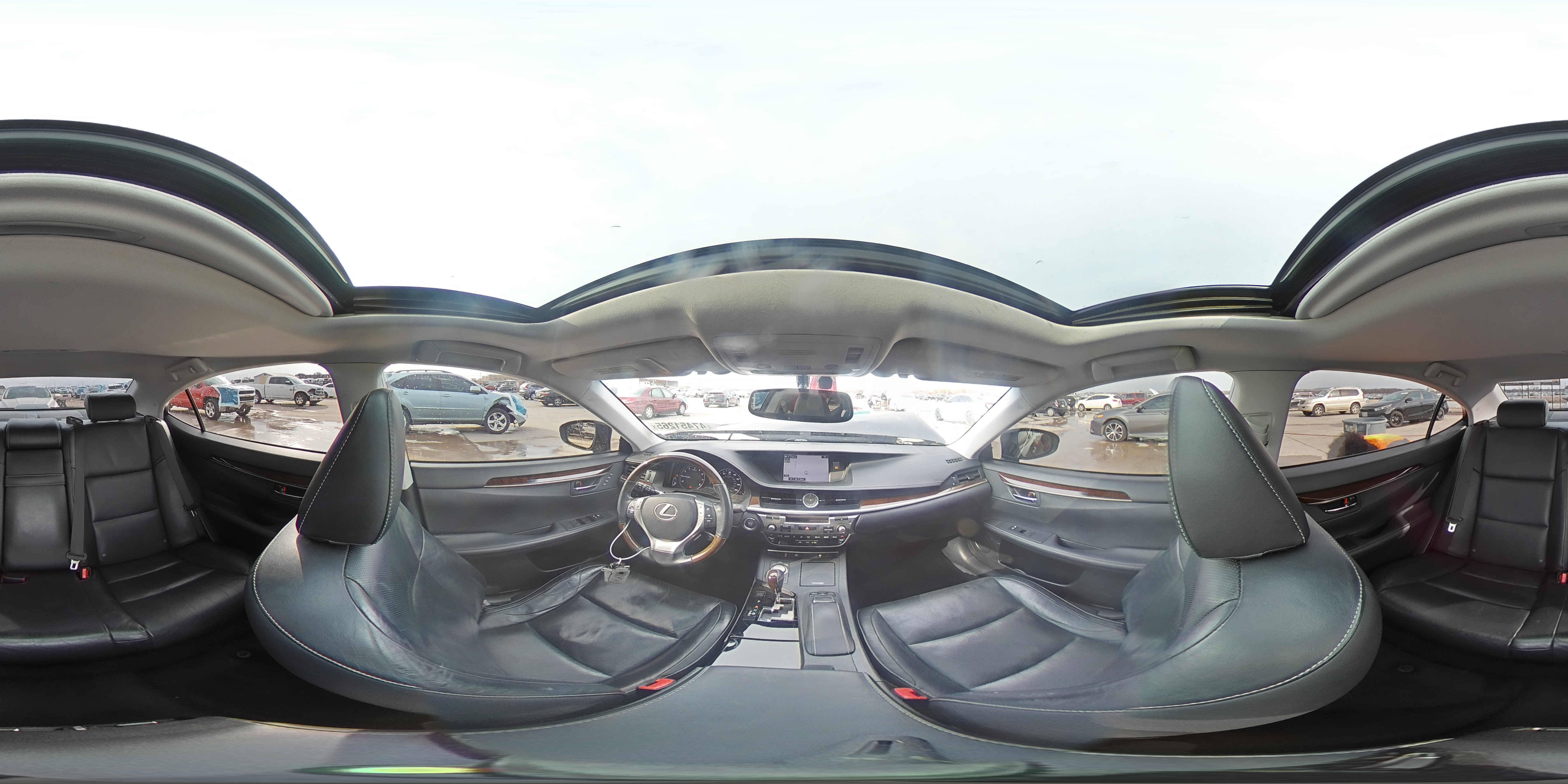 2015 Lexus ES - Image 14
