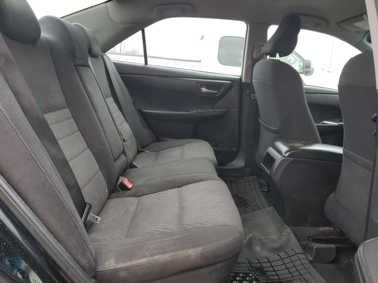 2015 Toyota Camry - Image 11