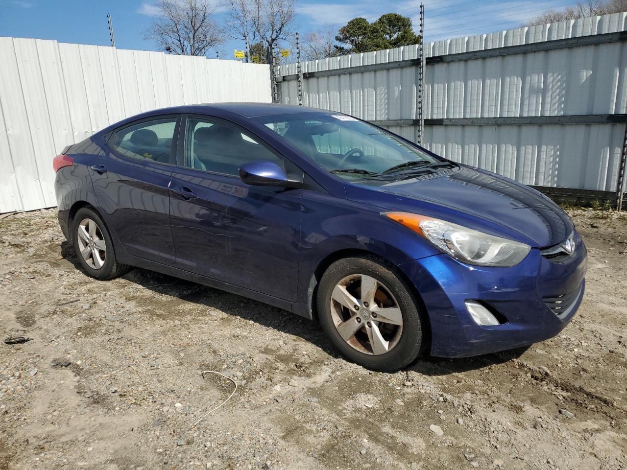 2013 Hyundai Elantra - Image 4