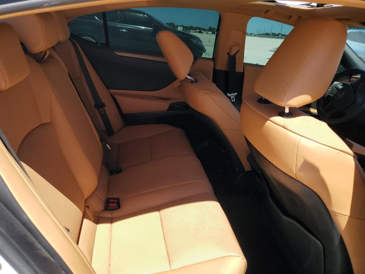 2023 Lexus ES - Image 10