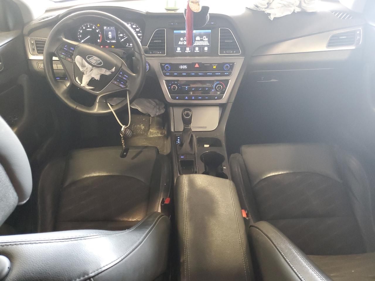 2017 Hyundai Sonata - Image 8