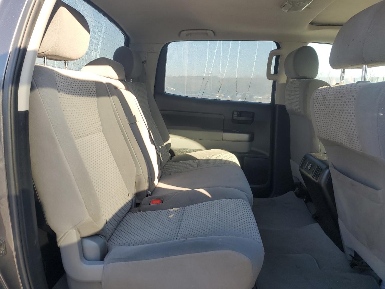 2011 Toyota Tundra - Image 10