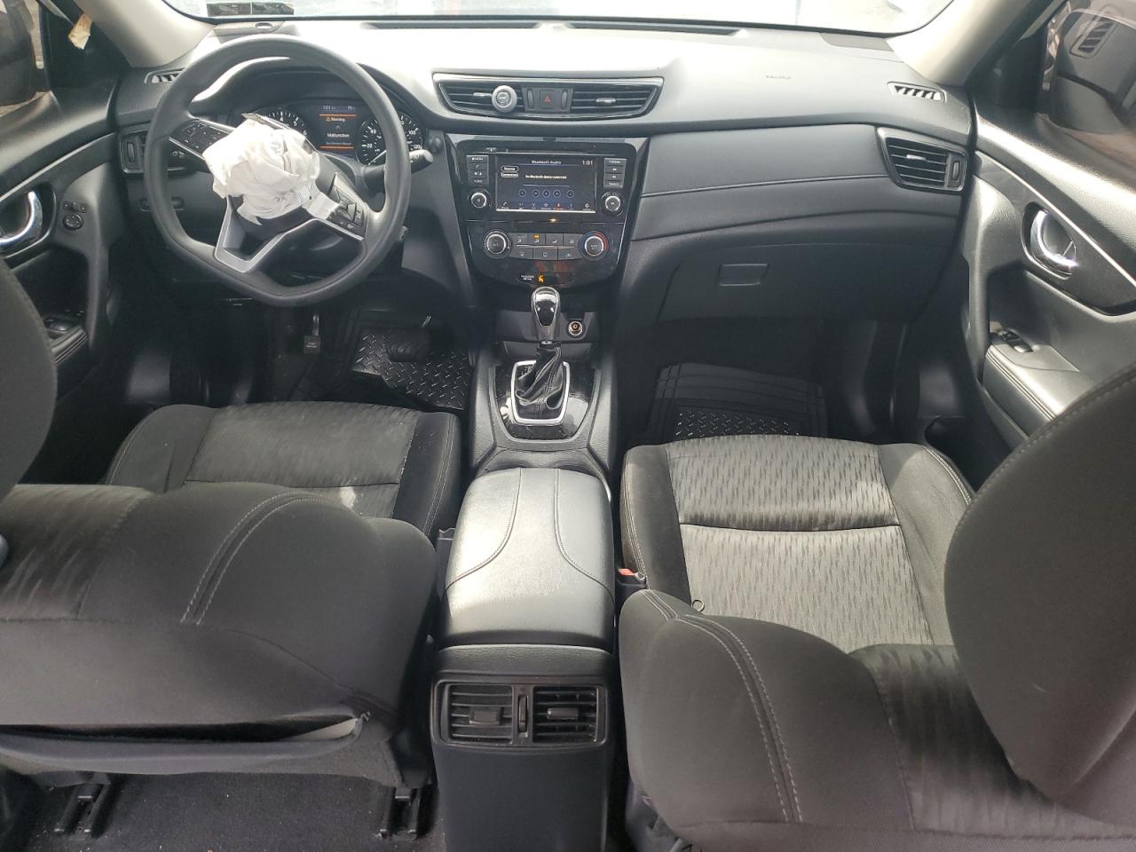 KNMAT2MT1JP577379 NISSAN ROGUE 2018