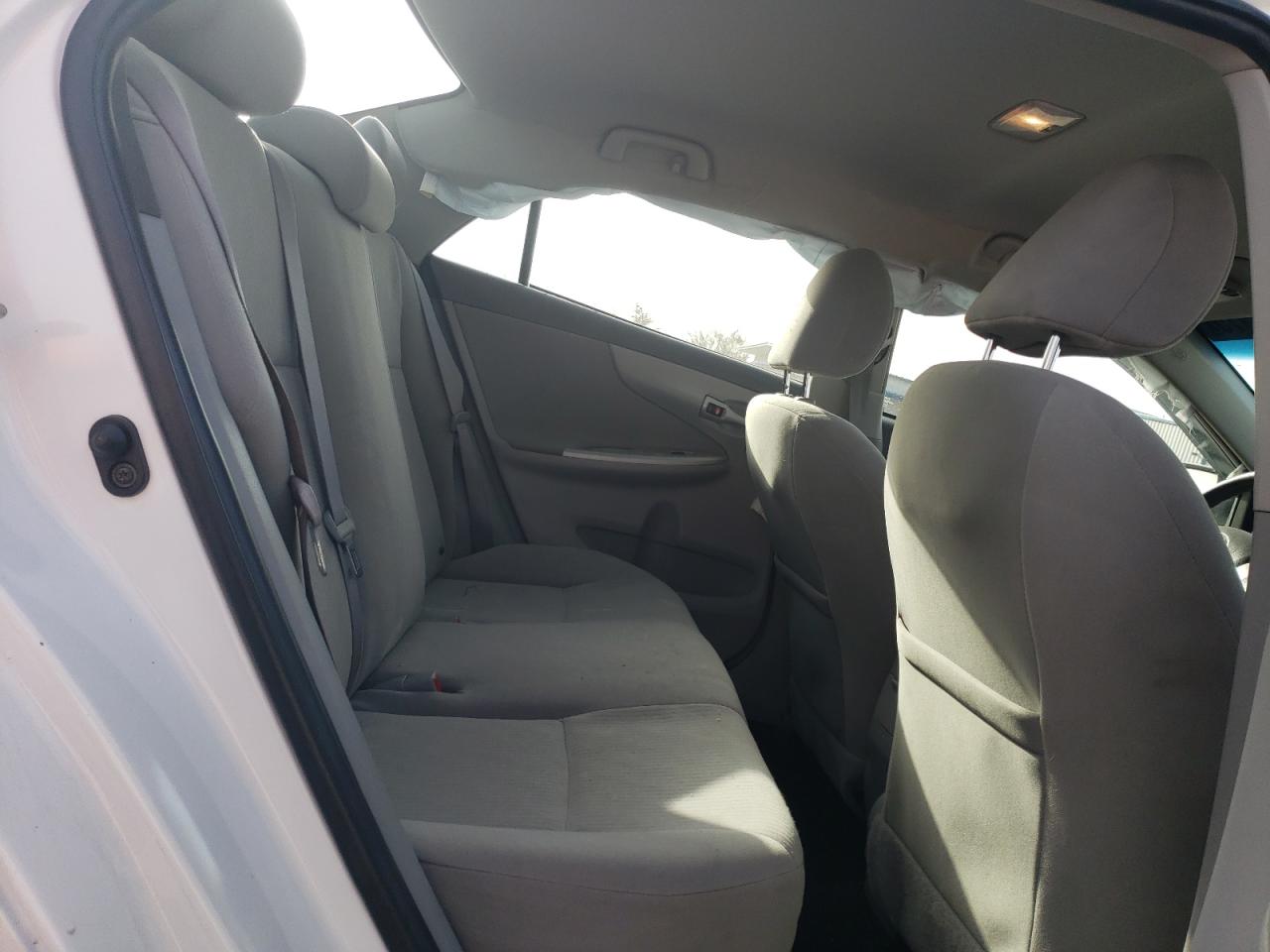 2010 Toyota Corolla - Image 10