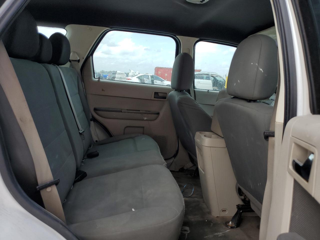 2010 Ford Escape - Image 10