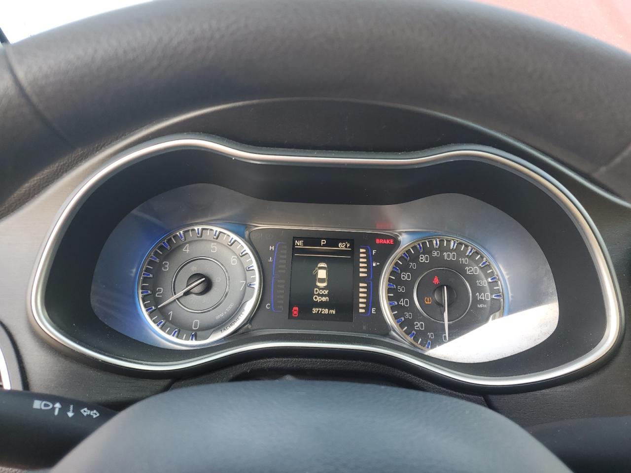 2015 Chrysler 200 - Image 9