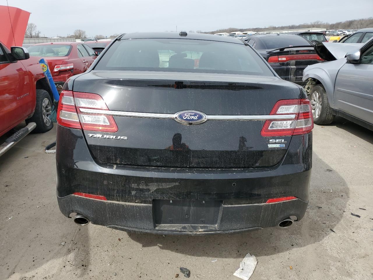 1FAHP2H87JG105847 FORD TAURUS 2018