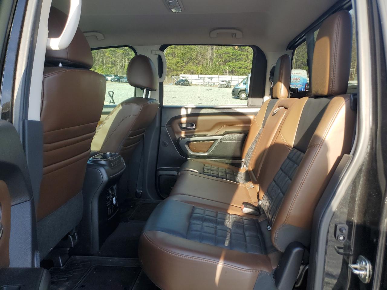 1N6AA1F47HN505675 NISSAN TITAN 2017
