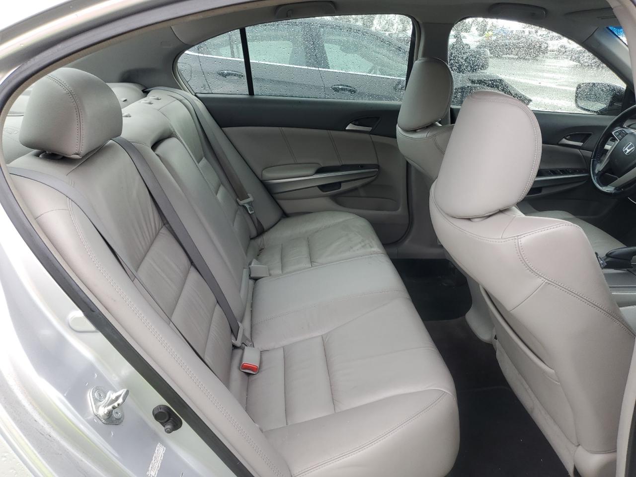 2009 Honda Accord - Image 10