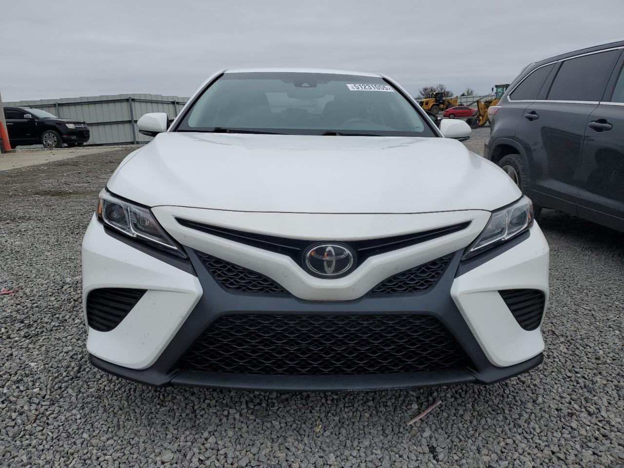 4T1B11HK6JU120165 TOYOTA CAMRY 2018