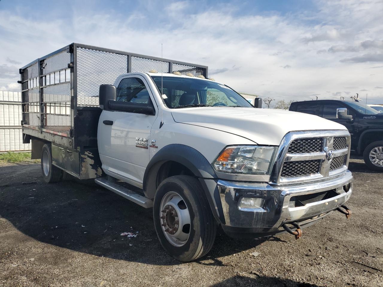 2016 RAM 5500 - Image 4