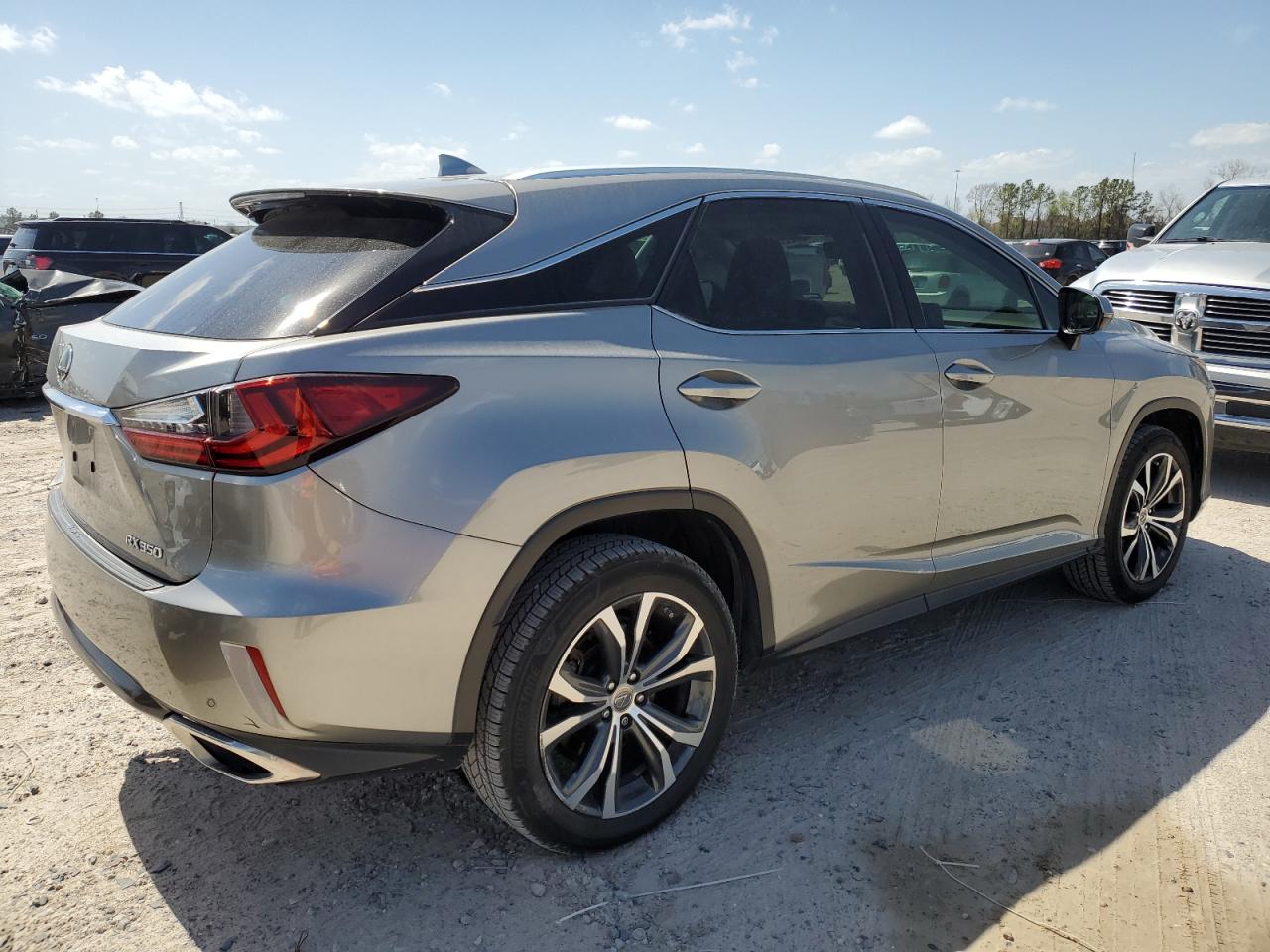 2017 Lexus RX - Image 3