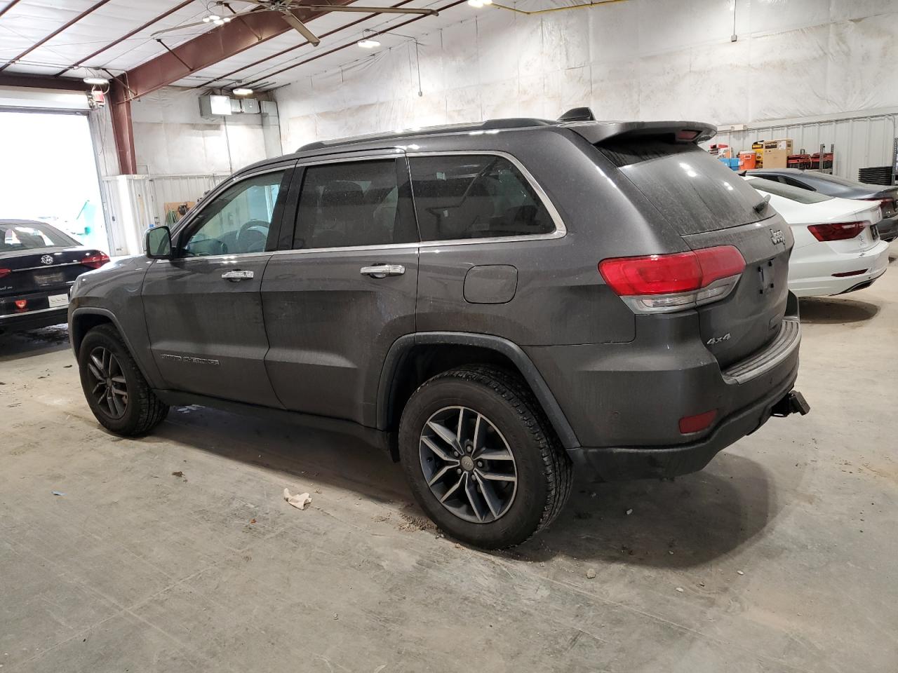 2017 Jeep Grand Cherokee - Image 2