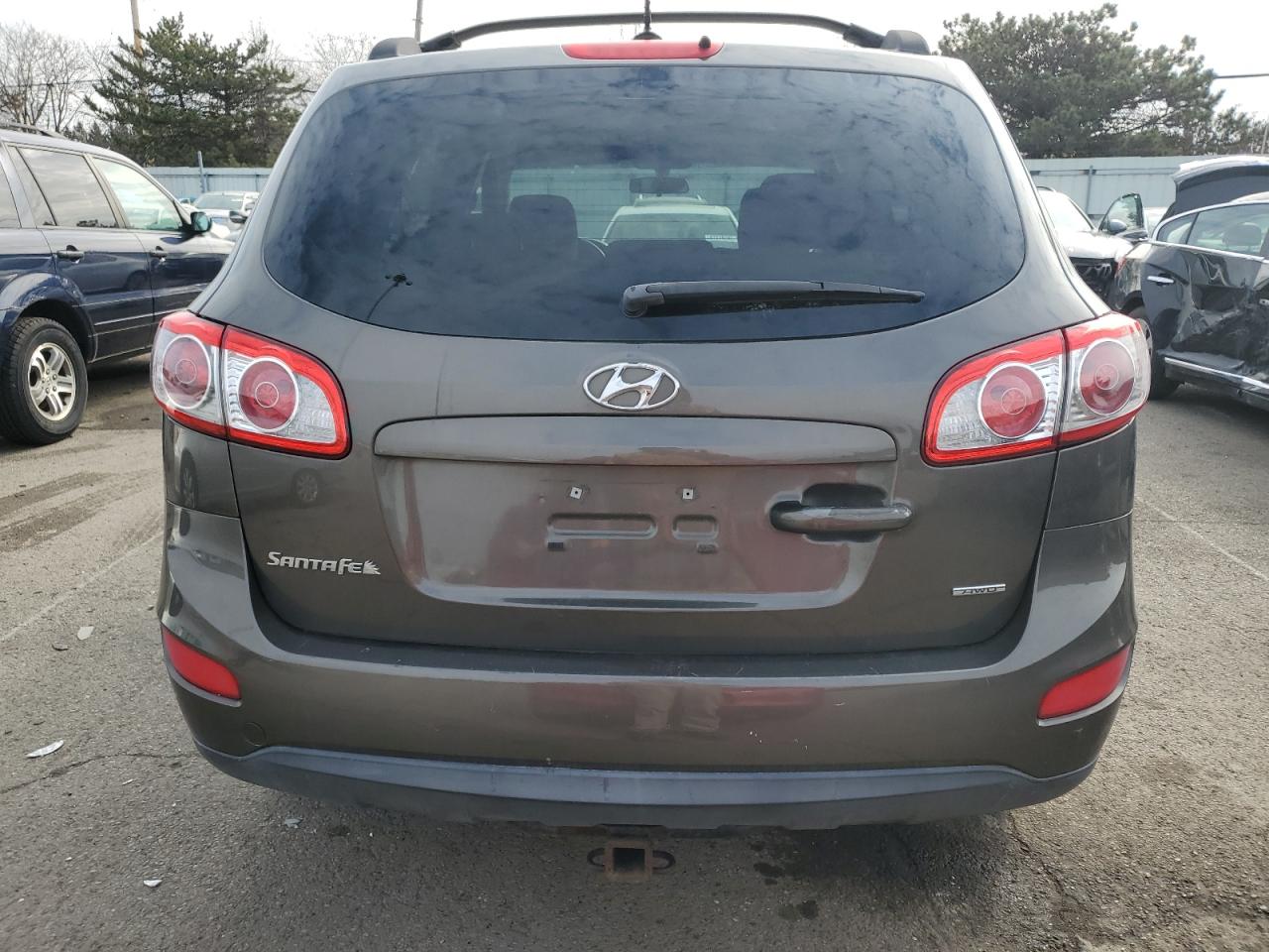 2012 Hyundai Santa Fe - Image 6