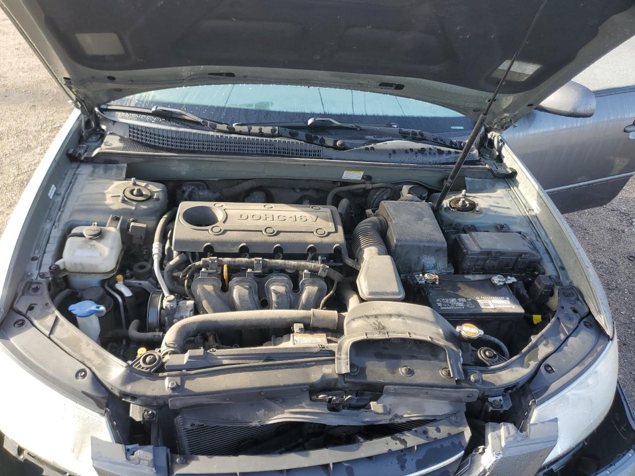 2009 Hyundai Sonata - Image 13