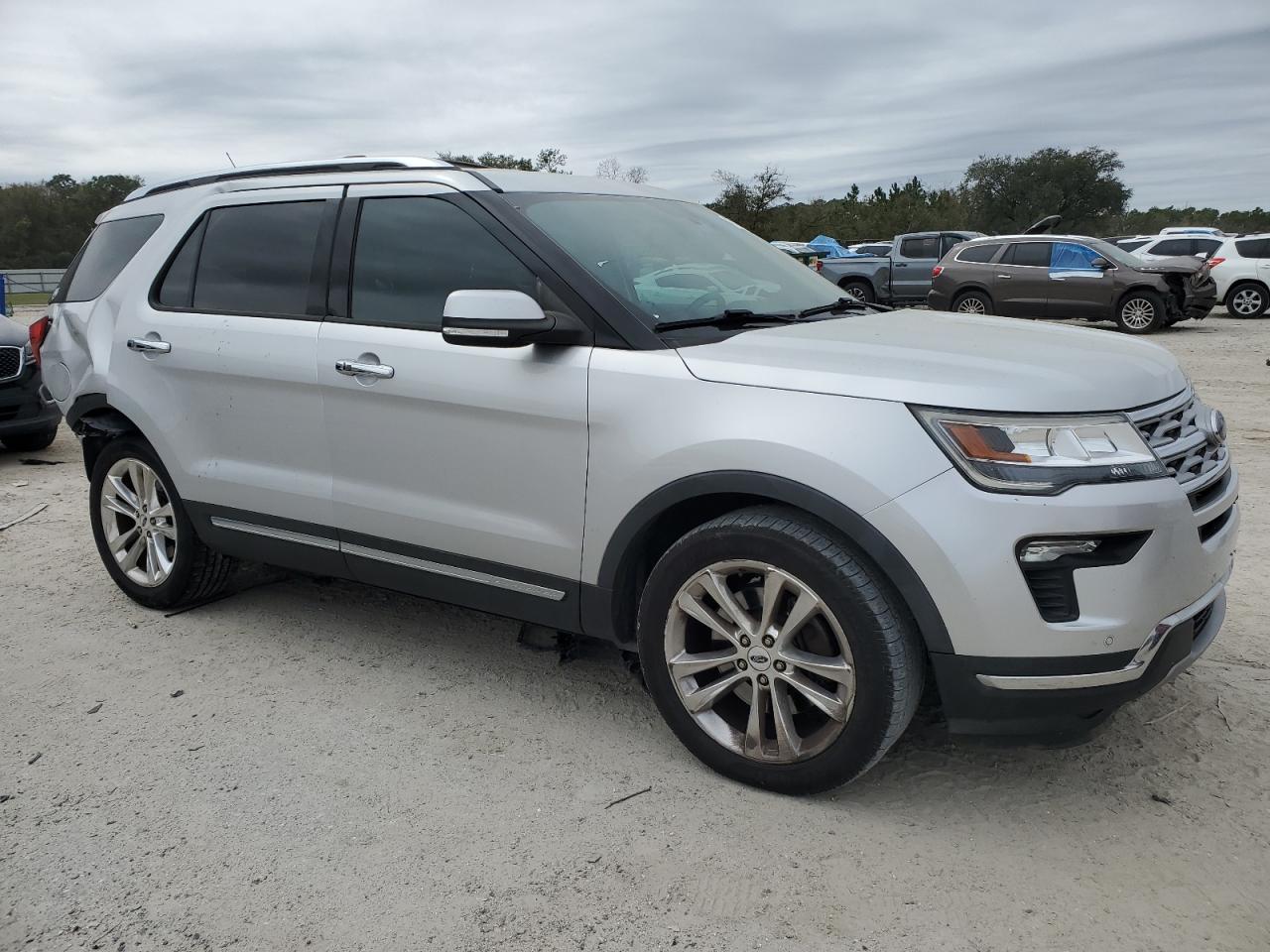 2018 Ford Explorer - Image 4