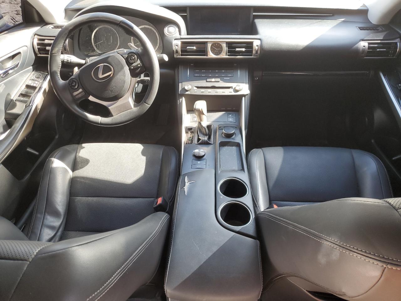 2015 Lexus IS - Image 8