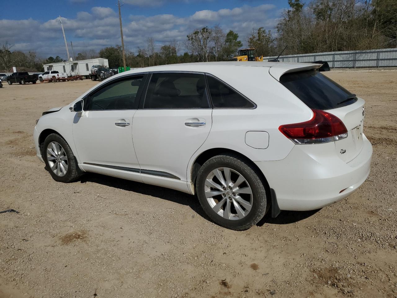 2013 Toyota Venza - Image 2