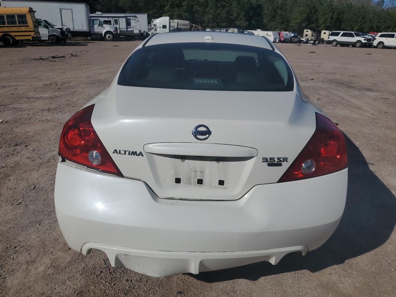 2011 Nissan Altima - Image 6