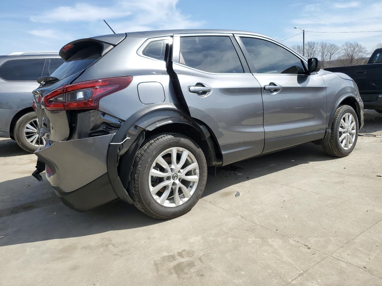 2020 Nissan Rogue - Image 3