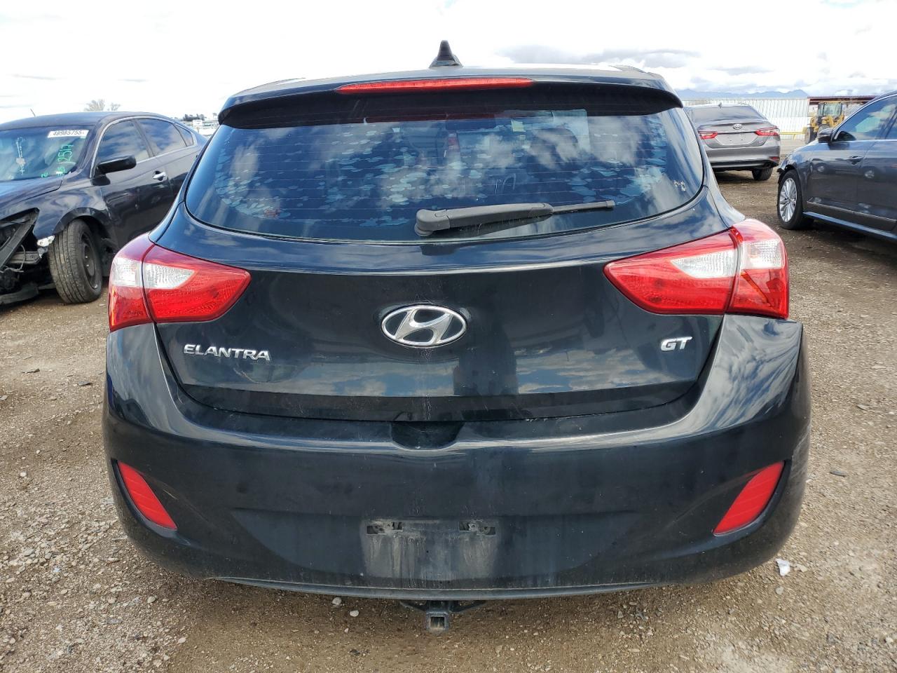 2013 Hyundai Elantra - Image 6