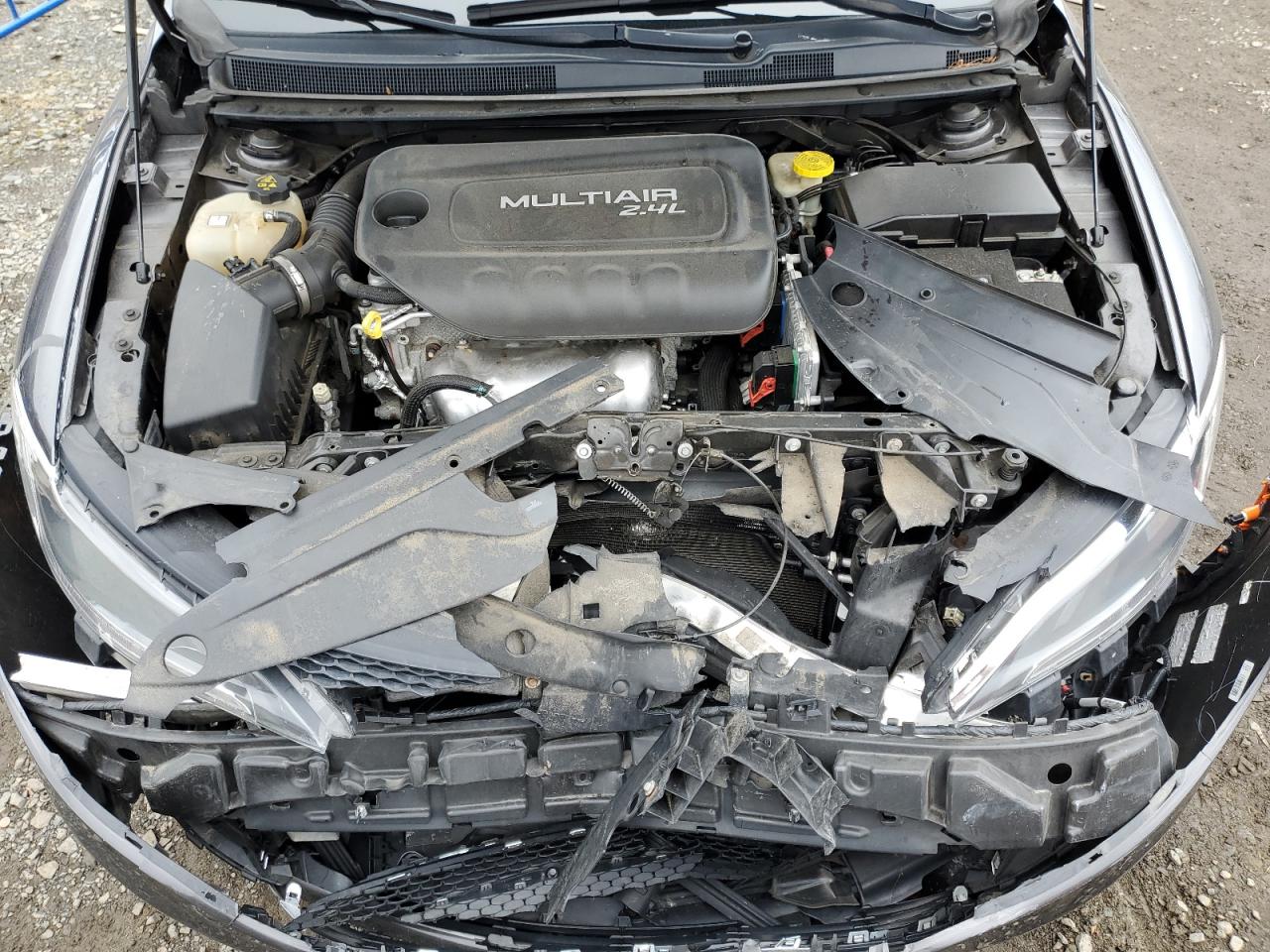 2015 Chrysler 200 - Image 11