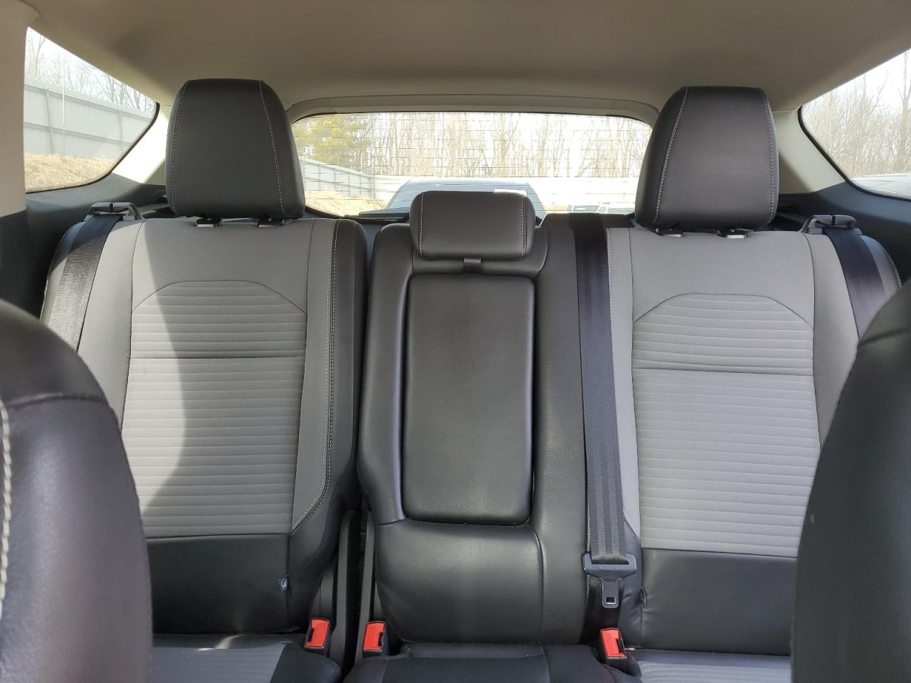 2019 Ford Escape Se VIN: 1FMCU9GD7KUA98966 Lot: 48538135