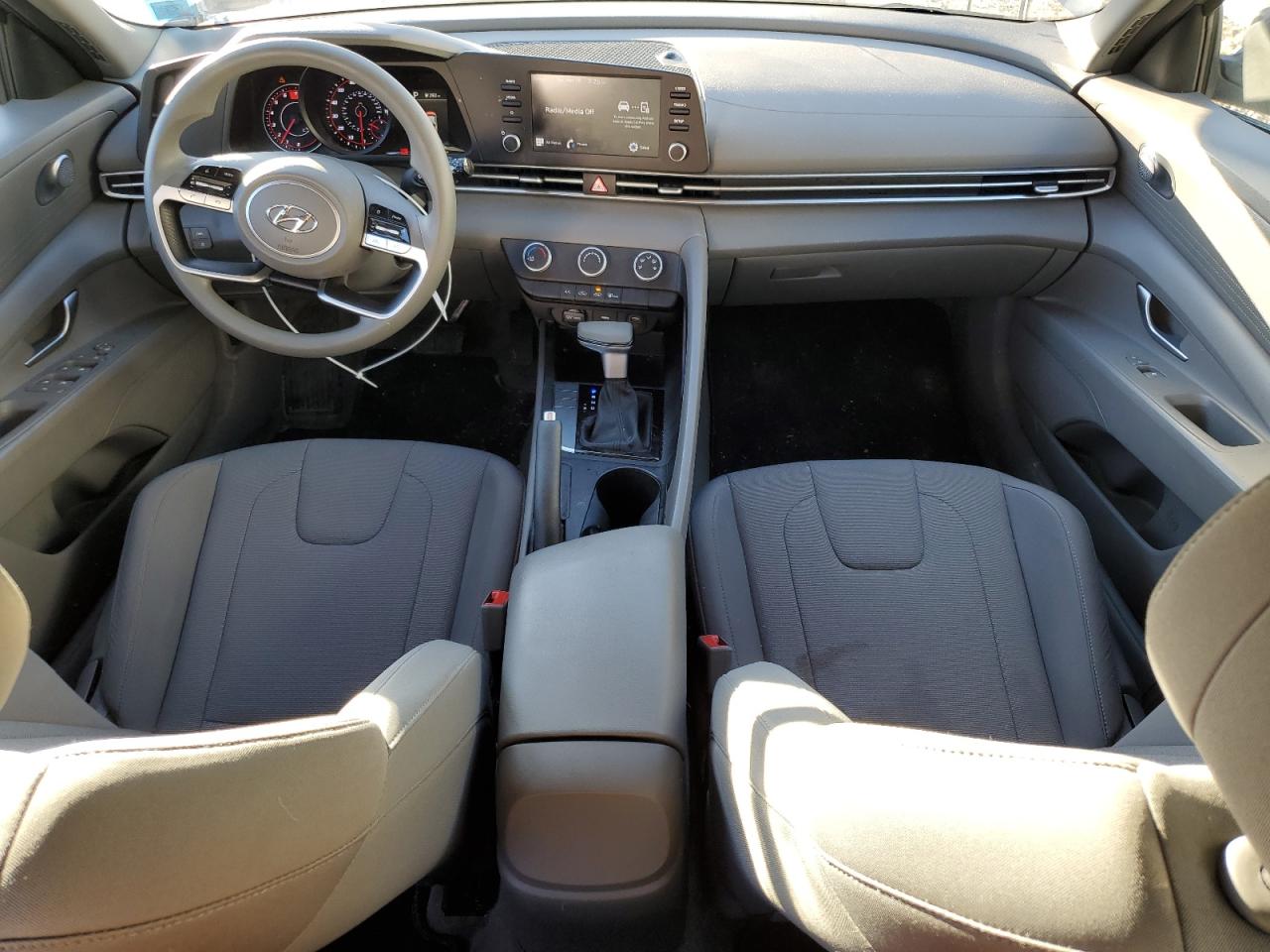 2023 Hyundai Elantra - Image 8