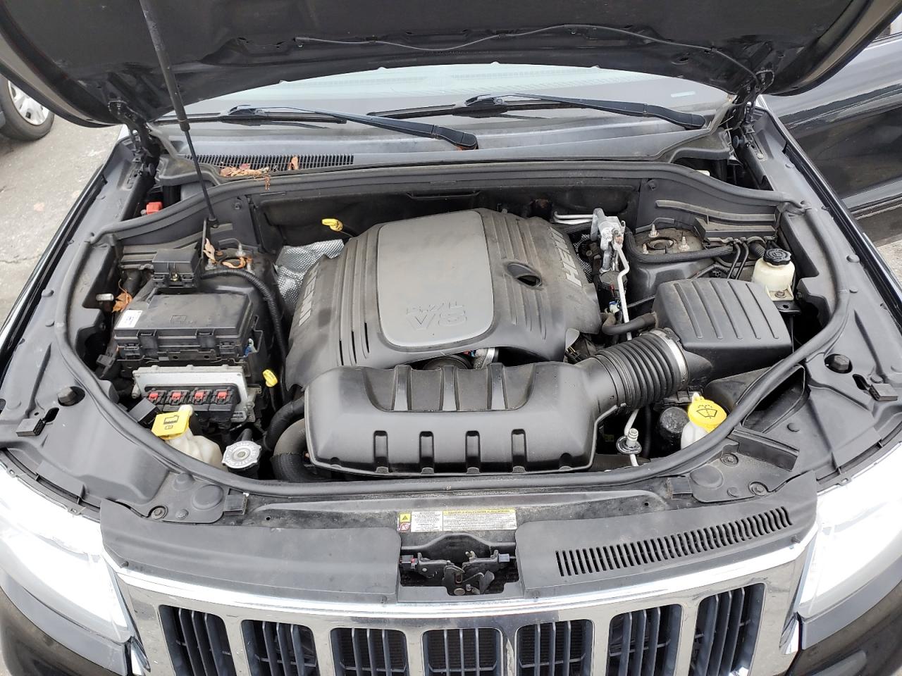 2013 Jeep Grand Cherokee - Image 12