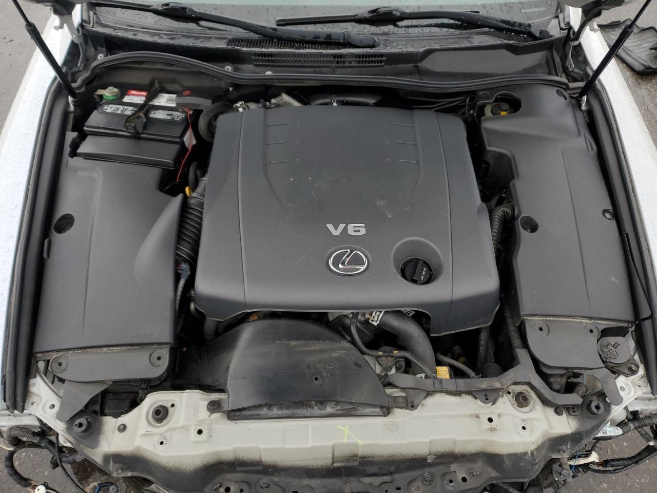 2011 Lexus IS - Image 11