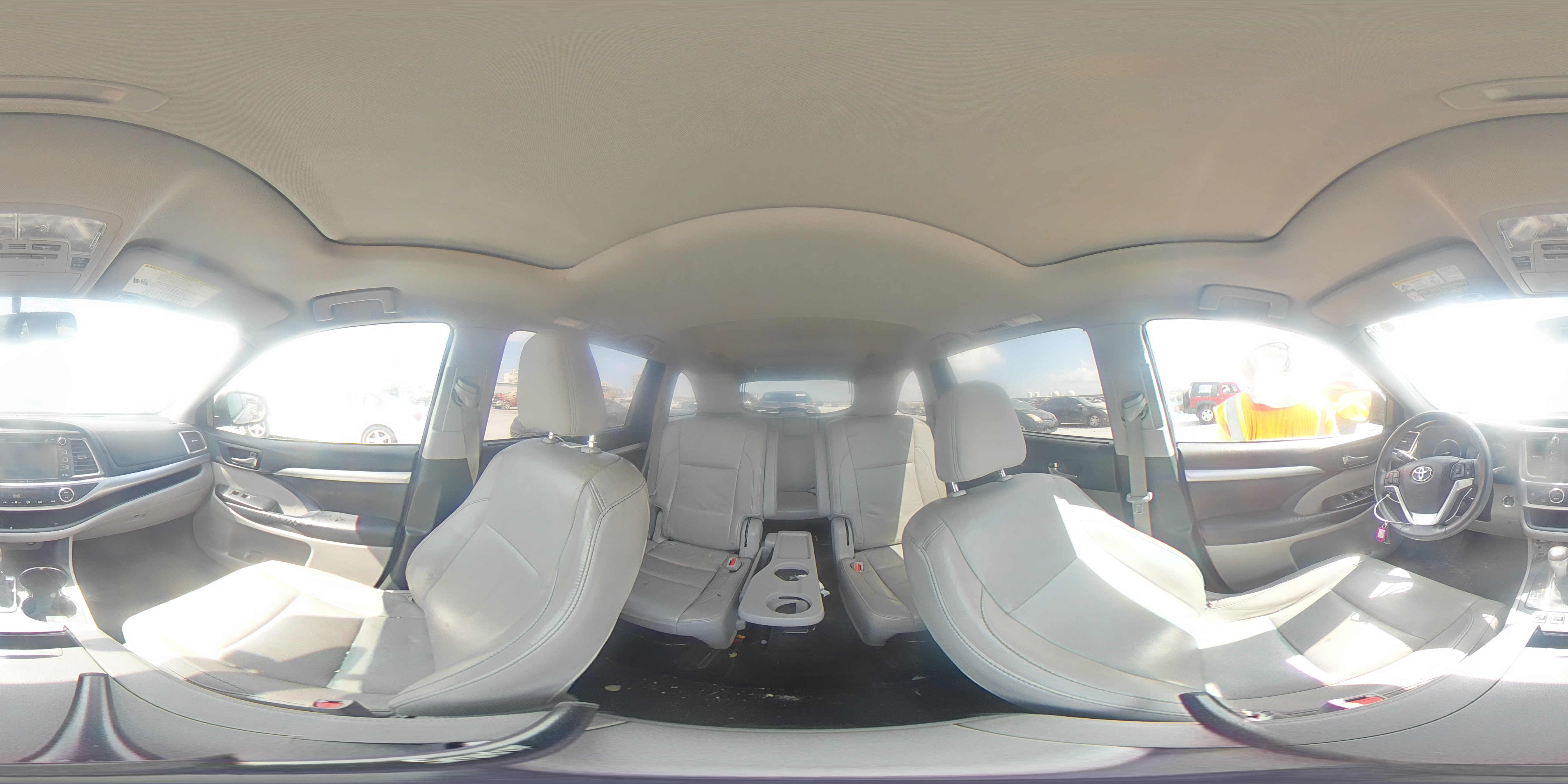 2015 Toyota Highlander - Image 13