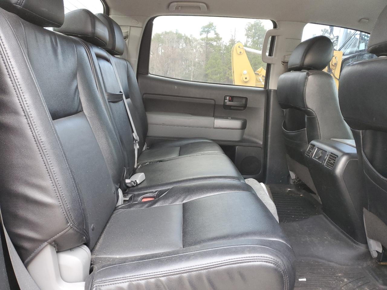2011 Toyota Tundra - Image 10