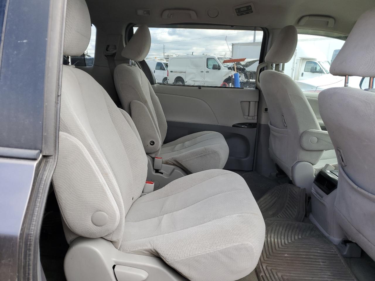2014 Toyota Sienna - Image 11
