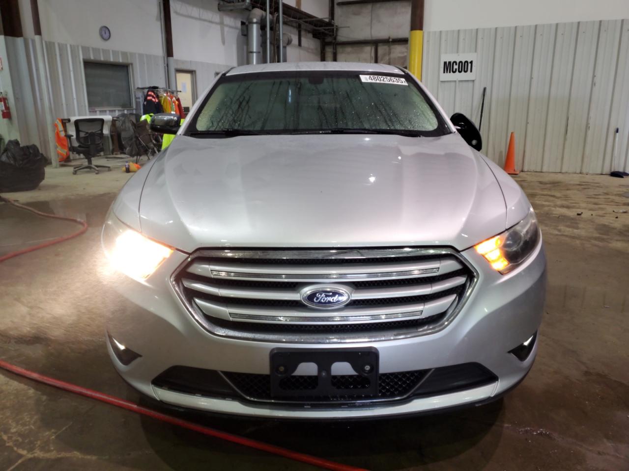 2014 Ford Taurus - Image 5
