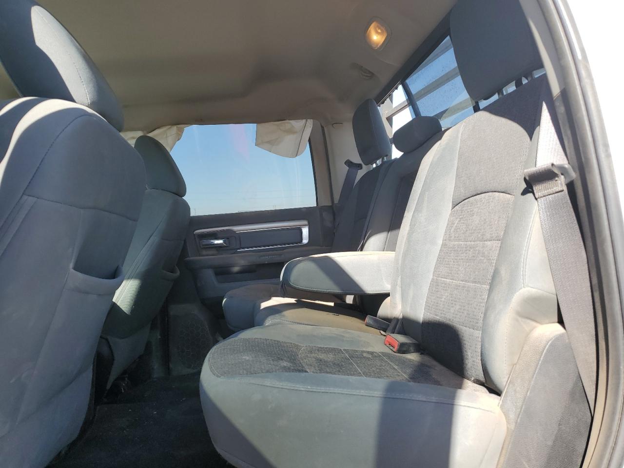 2015 RAM 3500 - Image 11